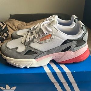 Adidas Falcon Sneakers!